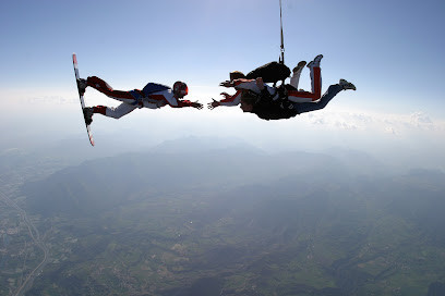 4000 METRES .com - N°1 du Saut en Parachute. photo