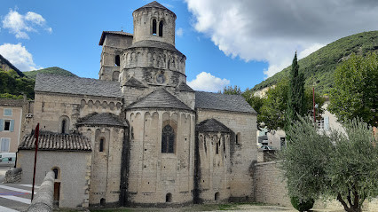 Abbatiale Sainte-Marie de Cruas photo