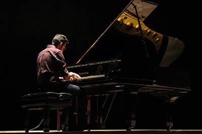 Adrien Brandeis Piano Solo - "Siempre más allá" photo