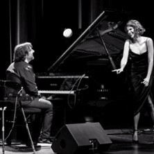 André Manoukian Trio & Elodie Frégé photo