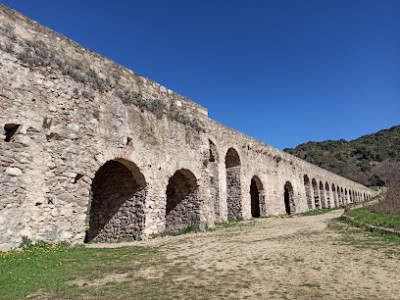 Ansignan aqueduct photo