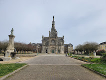 Basilique Sainte-Anne de Sainte-Anne-d'Auray photo
