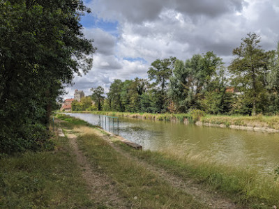 Canal de la Sambre à l'Oise. photo