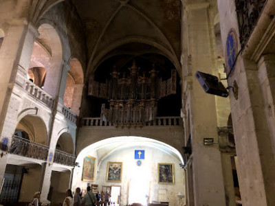 Cathédrale Saint-Théodorit et Fenestrelle photo