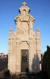 Chapelle Arthur Léon des Ormeaux - Monument aux morts photo