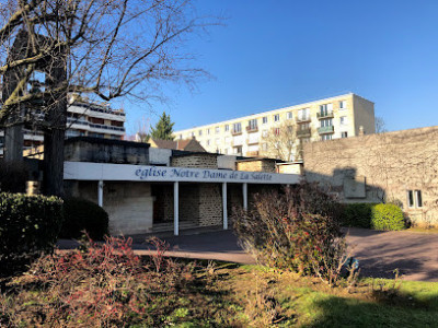 Chapelle Notre-Dame-de-la-Salette de Suresnes photo