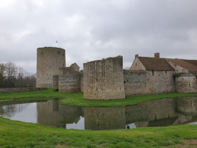 Château de Nesles photo