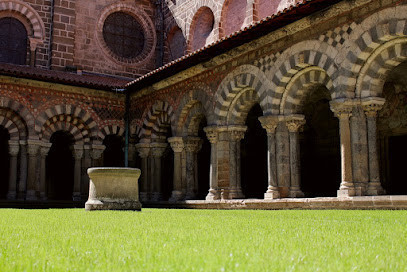Cloître de la Cathédrale du Puy-en-Velay photo