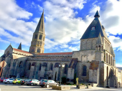 Collégiale de St-Pierre-du-Dorat photo