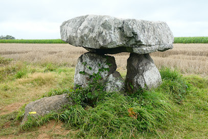 Dolmen de Ménez lié photo