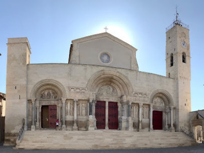 Église abbatiale de Saint-Gilles du Gard photo