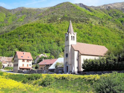 Église catholique de l'Immaculée-Conception-de-Notre-Dame à Wez-Macquart de La C photo