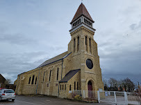 Église catholique Saint-Joseph aux Hemmes-de-Marck et son Cimetière photo