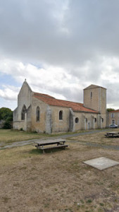 Église catholique Saint-Laurent-de-la-Prée photo
