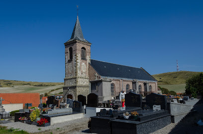 Église catholique Saint-Maxime d'Escalles et son Cimetière photo