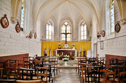 Église catholique Saint-Pierre à Zoteux et son Cimetière photo