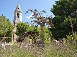 Eglise de Cheval-Blanc photo