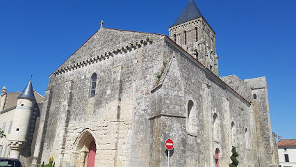 Eglise de Saint-Hilaire(des-Loges) photo