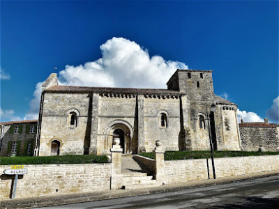 Église Saint-Brice de Saint-Mandé-sur-Brédoire photo