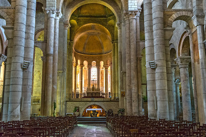 Église Saint-Hilaire Le Grand photo