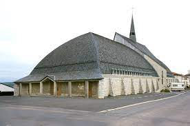 Eglise Saint-Joseph-l'Artisan photo