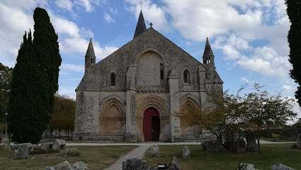 Eglise Saint Pierre d'Aulnay photo