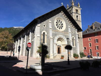 Église Saint-Pierre-ès-Liens de Barcelonnette photo