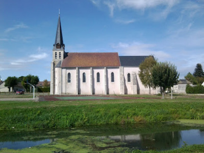 Église Saint-Saturnin, Sceaux-du-Gâtinais, Loiret, France photo