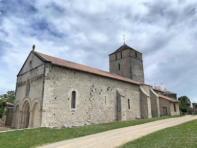 Église Saint-Sylvestre (Montalembert) photo