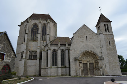 Eglise Saint Thibault photo