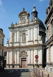 Église Sainte-Marie-Madeleine : un joyau de l'art roman  L'église Sainte-Marie-M photo