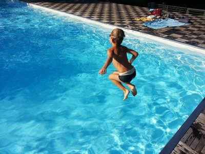 Envie de prendre un bain ? la  Piscine à Annot photo