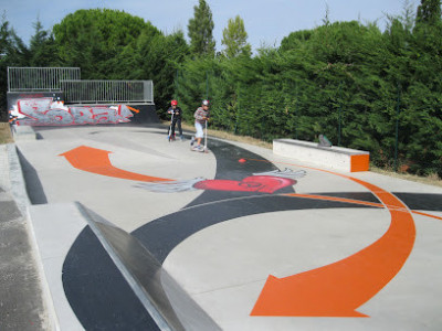 Espace de loisirs skatepark et city photo
