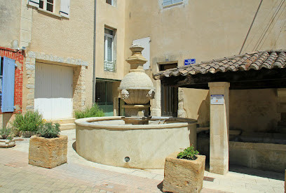 Fontaine de Sablet photo