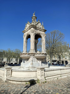 Fontaine Monumentale de Chateaudun photo