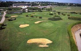 GOLF PITCH AND PUTT photo