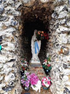 Grotte Notre Dame de Lourdes de Neuville en Avesnois photo