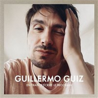 Guillermo Guiz en train d'écrire le prochain photo