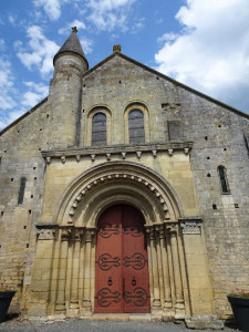 Iglesia prioral de San Gerardo de Monsempron photo