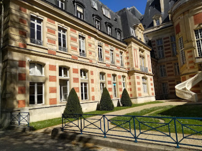 Jardin de l’Hôtel de Ville photo