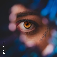 Julie Varta photo