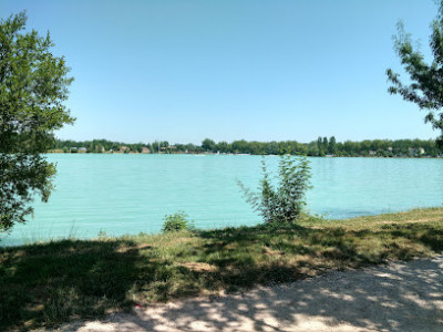 Lac de L'Isle-Jourdain photo