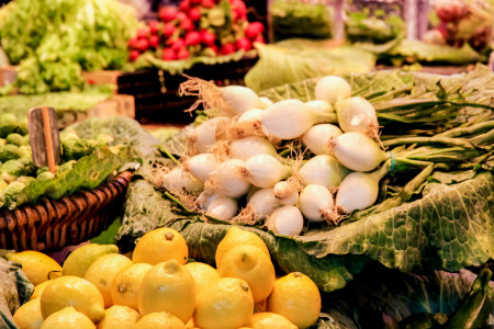 Le marché de ce Mardi sur Moret Sur Loing. photo