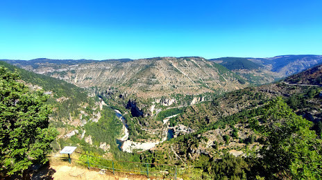 Le Saltadou : Panorama du cirque de Saint Chély du Tarn photo