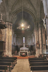 L'église catholique Saint-Denis-de-Pile photo