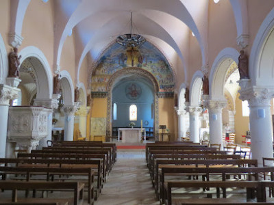 L'Eglise de Saint-Amour-Bellevue photo