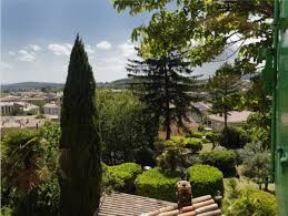 Manosque et ses collines, poésie d’une ville au fil des pages de Giono photo