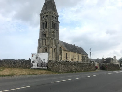 Monument aux MORTS photo