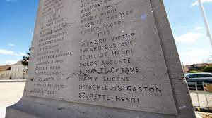 Monument aux Morts D'Angers photo