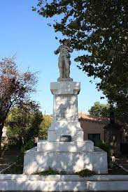 Monument aux Morts de Laure-Minervois photo